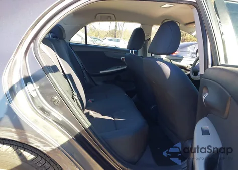 2010 Toyota Corolla S z USA, uszkodzony, nr VIN 1NXBU4EE7AZ226311